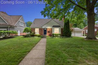 2260 W Lincoln Street, Birmingham, MI 48009