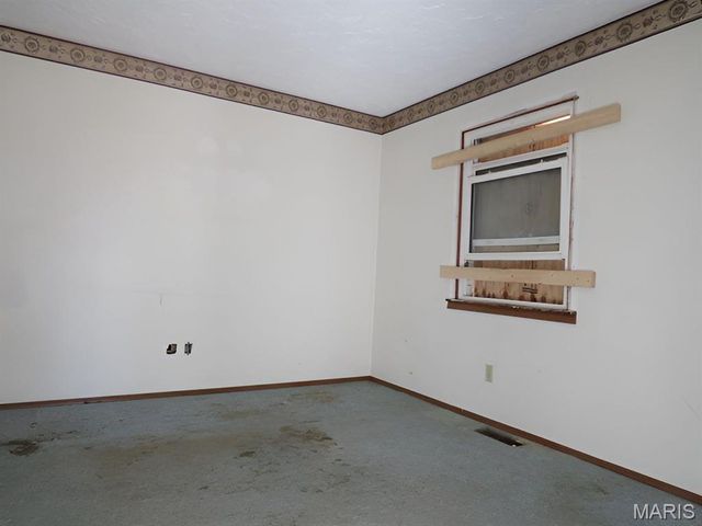 611 23rd Street, Carlyle, IL 62231