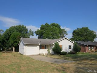 611 23rd Street, Carlyle, IL 62231