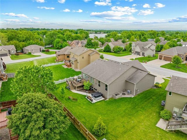 1206 Johnston Drive, Raymore, MO 64083