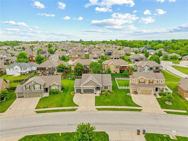 1206 Johnston Drive, Raymore, MO 64083