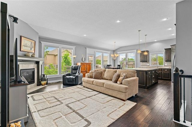 1206 Johnston Drive, Raymore, MO 64083