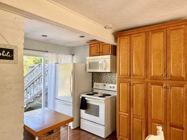 27 Mayflower Circle, Holden, MA 01520