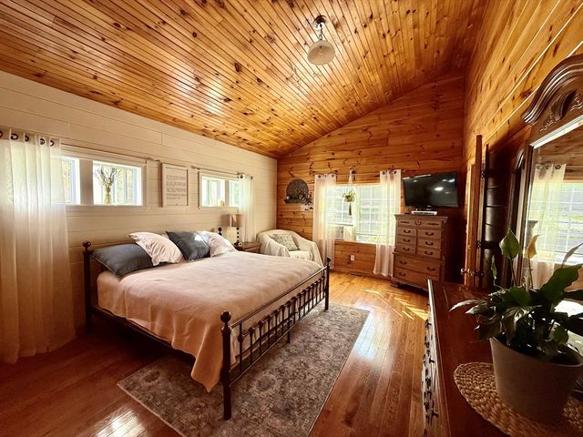 27 Mayflower Circle, Holden, MA 01520