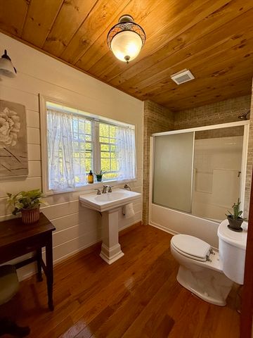 27 Mayflower Circle, Holden, MA 01520