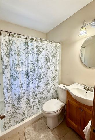 27 Mayflower Circle, Holden, MA 01520