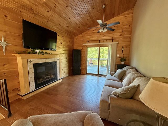 27 Mayflower Circle, Holden, MA 01520