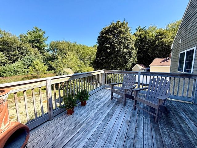 27 Mayflower Circle, Holden, MA 01520