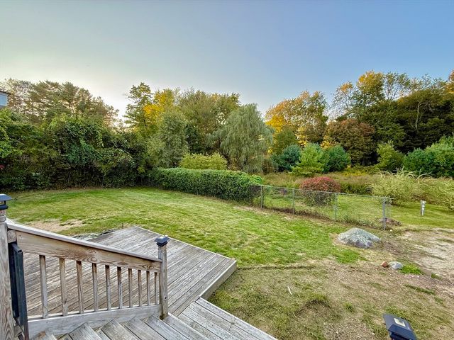 27 Mayflower Circle, Holden, MA 01520