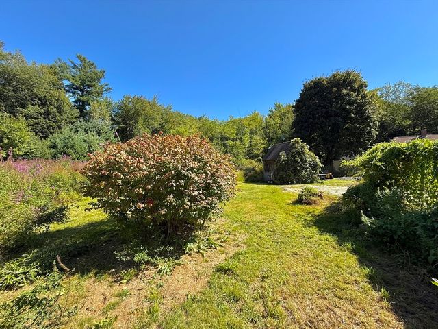 27 Mayflower Circle, Holden, MA 01520