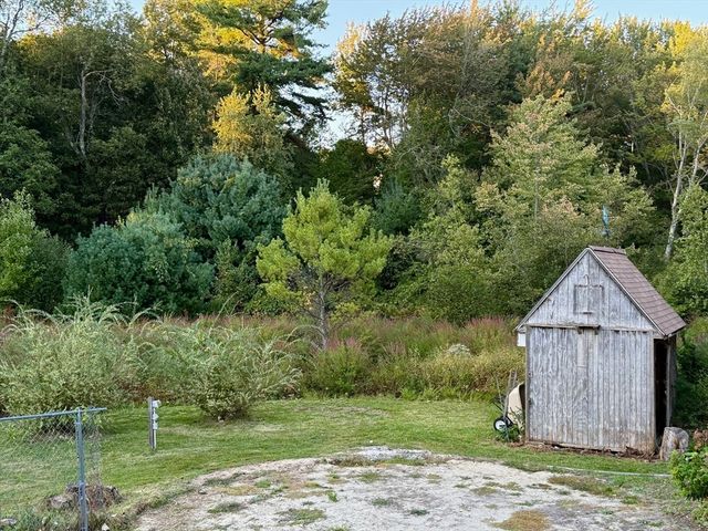 27 Mayflower Circle, Holden, MA 01520