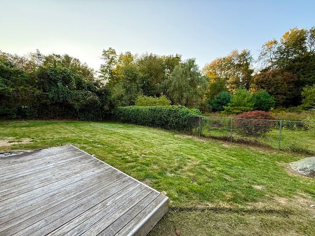 27 Mayflower Circle, Holden, MA 01520