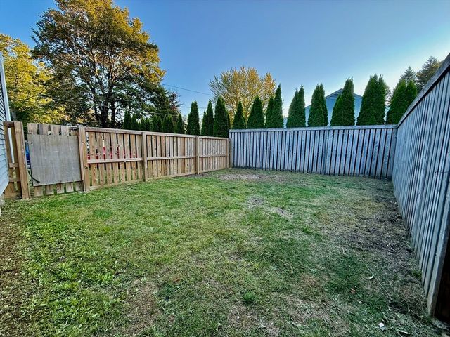 27 Mayflower Circle, Holden, MA 01520