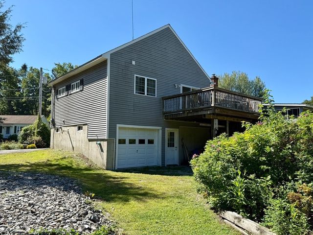 27 Mayflower Circle, Holden, MA 01520