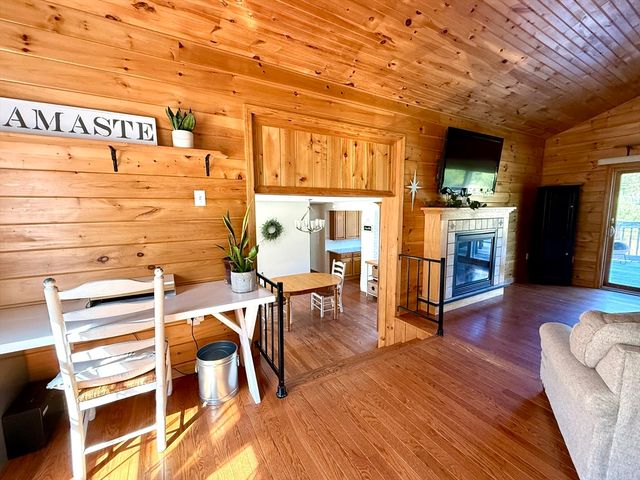 27 Mayflower Circle, Holden, MA 01520