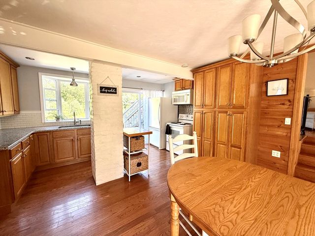 27 Mayflower Circle, Holden, MA 01520