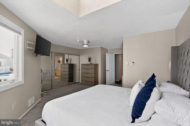 1128 BAY AVE, Ocean City, NJ 08226