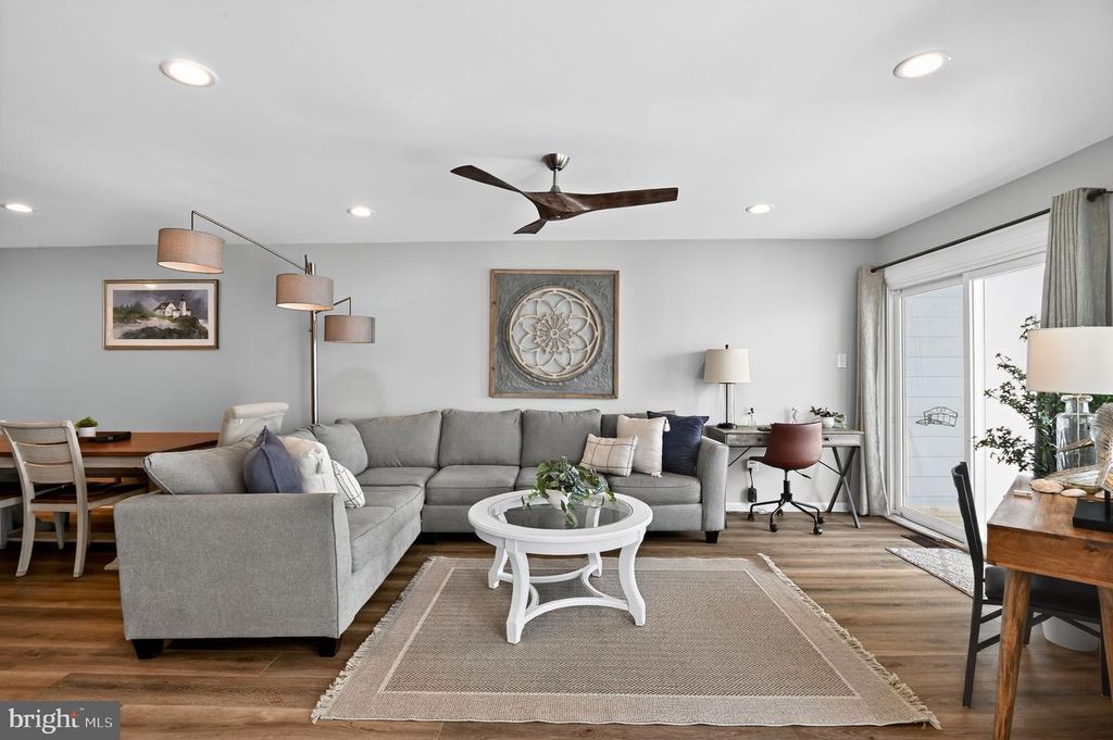 Image 11 of property listing at 1128 BAY AVE, Ocean City, NJ 08226