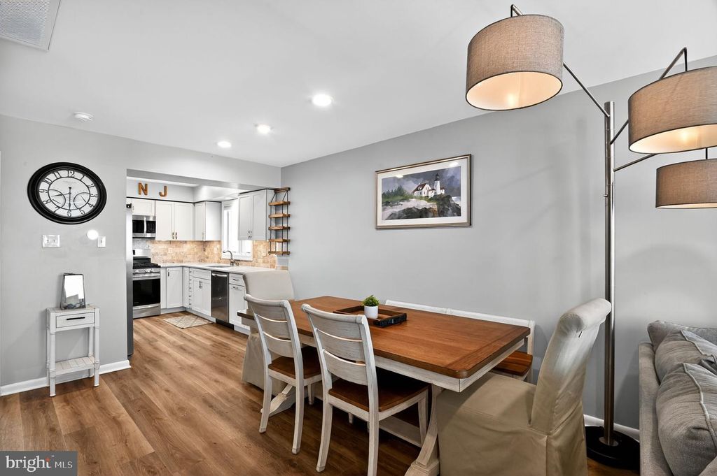 Image 13 of property listing at 1128 BAY AVE, Ocean City, NJ 08226