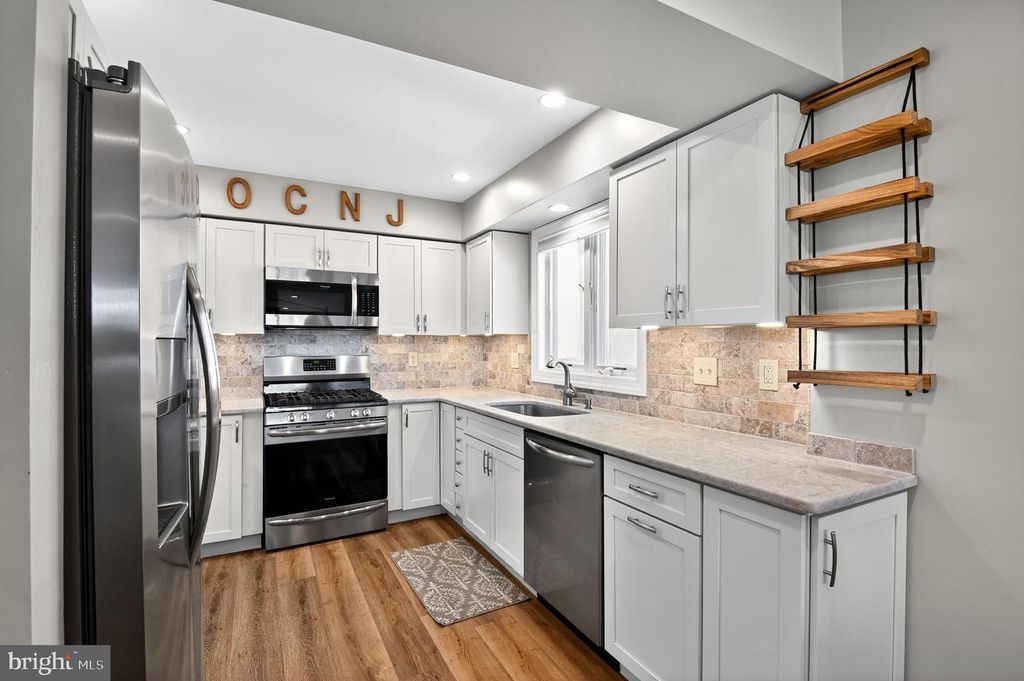 Image 15 of property listing at 1128 BAY AVE, Ocean City, NJ 08226