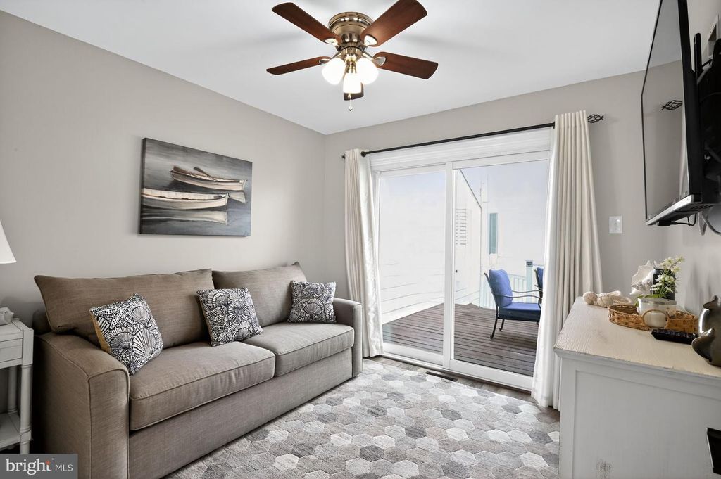 Image 17 of property listing at 1128 BAY AVE, Ocean City, NJ 08226