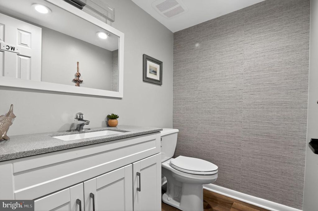 Image 20 of property listing at 1128 BAY AVE, Ocean City, NJ 08226