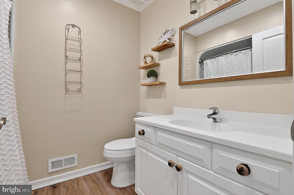Image 24 of property listing at 1128 BAY AVE, Ocean City, NJ 08226