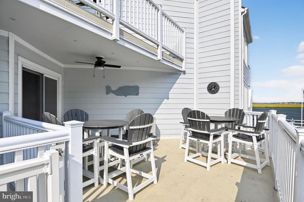 Image 3 of property listing at 1128 BAY AVE, Ocean City, NJ 08226
