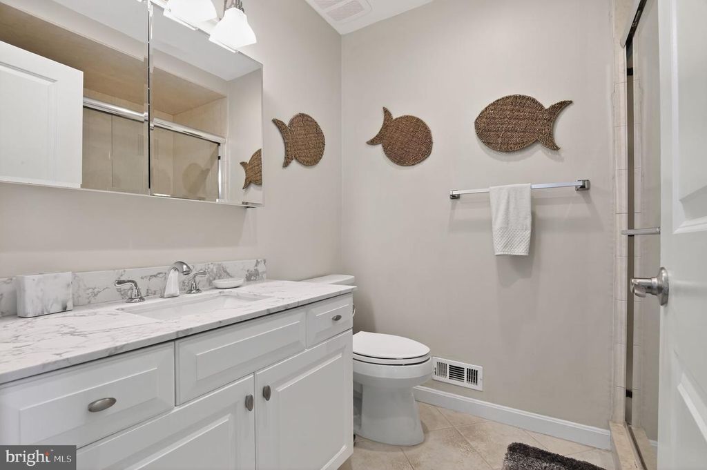 Image 31 of property listing at 1128 BAY AVE, Ocean City, NJ 08226