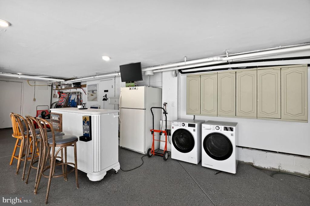 Image 35 of property listing at 1128 BAY AVE, Ocean City, NJ 08226