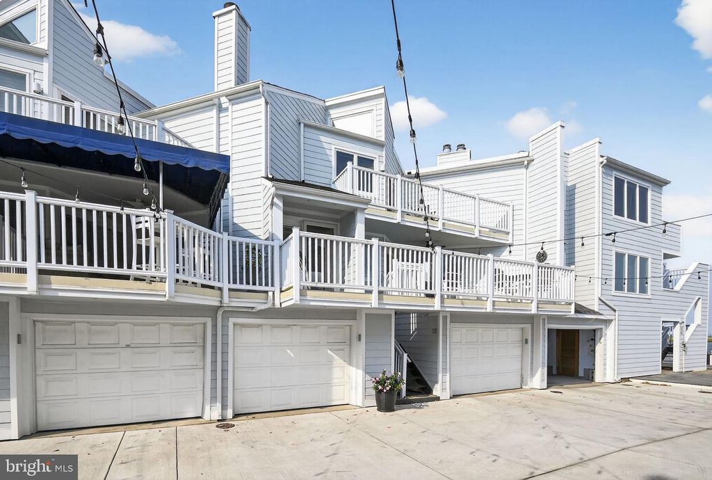 Image 37 of property listing at 1128 BAY AVE, Ocean City, NJ 08226