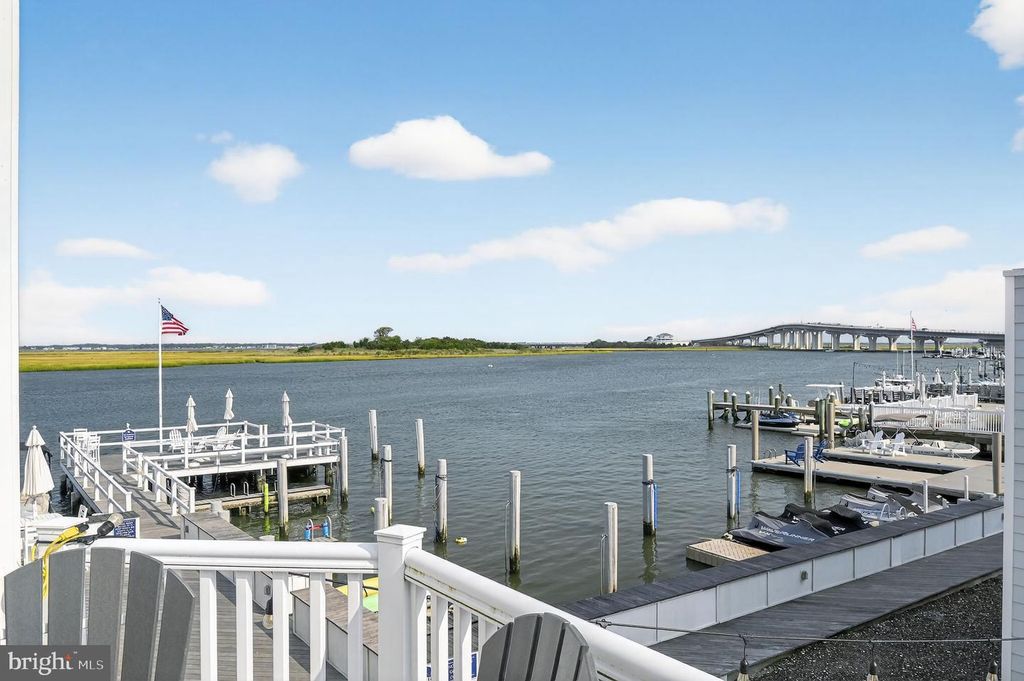 Image 5 of property listing at 1128 BAY AVE, Ocean City, NJ 08226