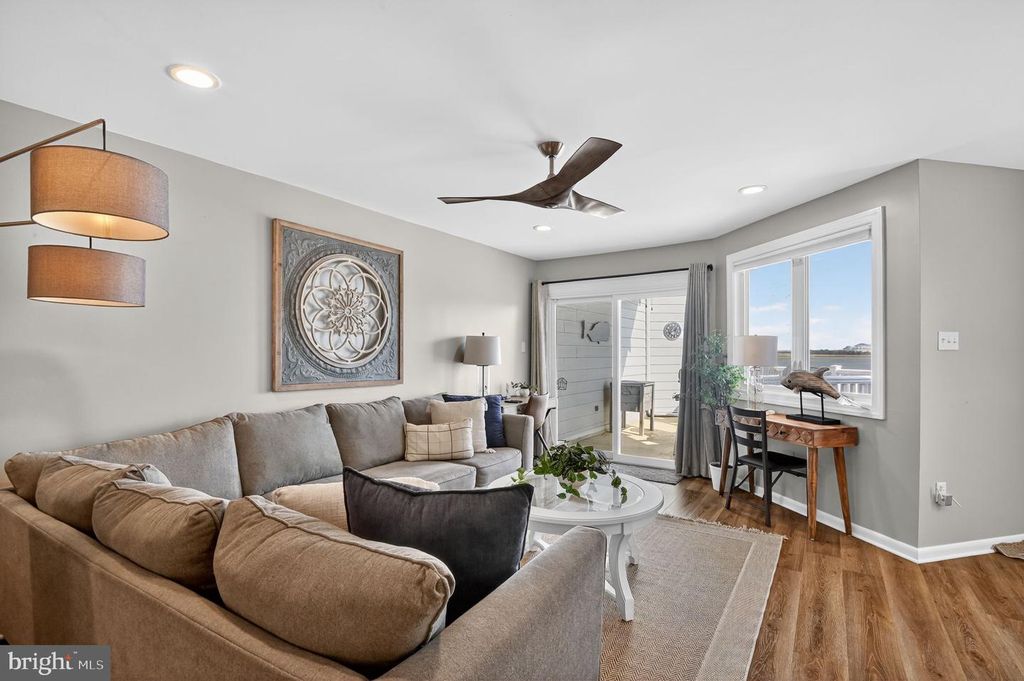 Image 6 of property listing at 1128 BAY AVE, Ocean City, NJ 08226