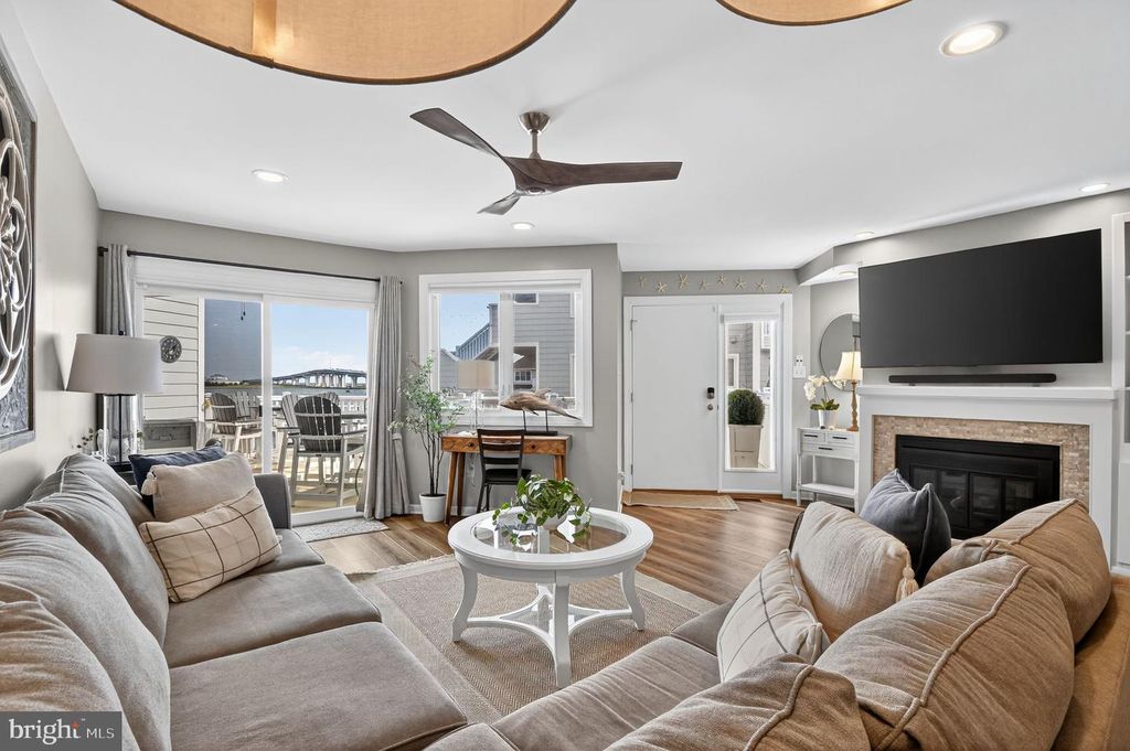 Image 7 of property listing at 1128 BAY AVE, Ocean City, NJ 08226