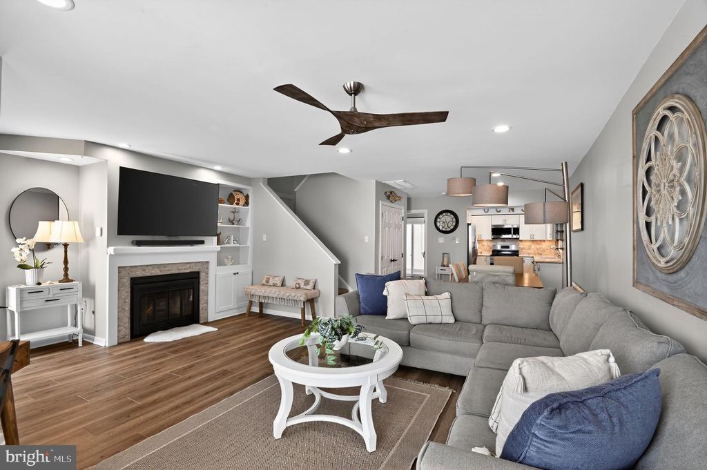 Image 8 of property listing at 1128 BAY AVE, Ocean City, NJ 08226