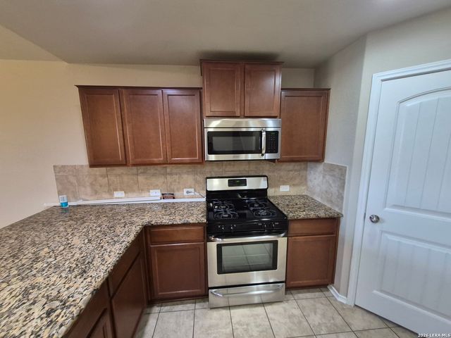 10213 Metz Valley, Schertz, TX 78154
