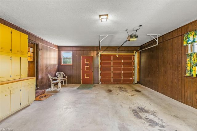 141 Pinelawn Drive, Kernersville, NC 27284