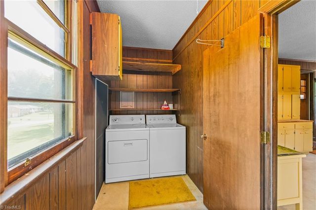 141 Pinelawn Drive, Kernersville, NC 27284