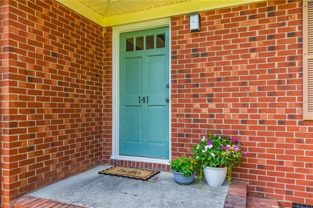 141 Pinelawn Drive, Kernersville, NC 27284
