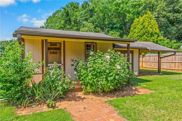141 Pinelawn Drive, Kernersville, NC 27284