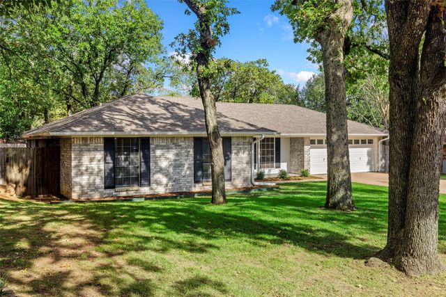 5705 Woodhollow Drive, Arlington, TX 76016