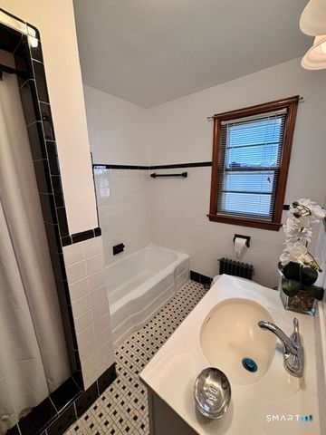26 Cumley Street, Hamden, CT 06514
