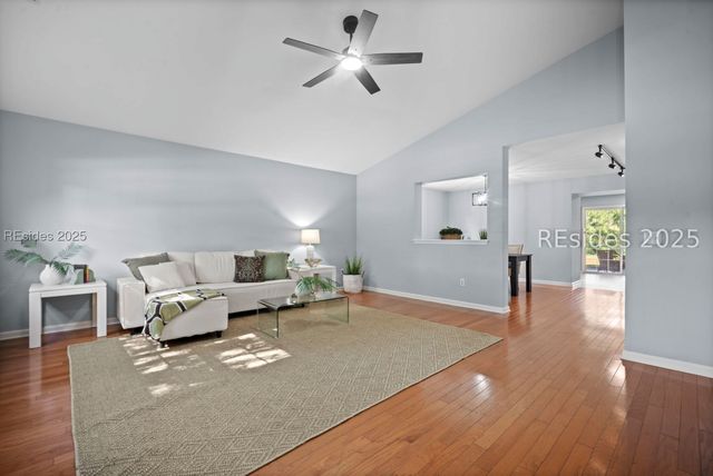 102 Pine Ridge Dr, Bluffton, SC 29910