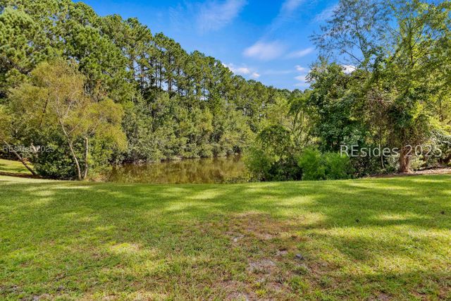 102 Pine Ridge Dr, Bluffton, SC 29910