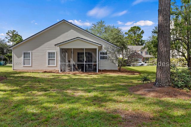 102 Pine Ridge Dr, Bluffton, SC 29910
