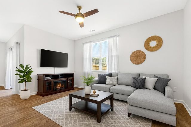 114 Oakwood Boulevard, Summerville, SC 29486