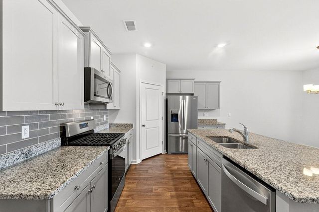 114 Oakwood Boulevard, Summerville, SC 29486