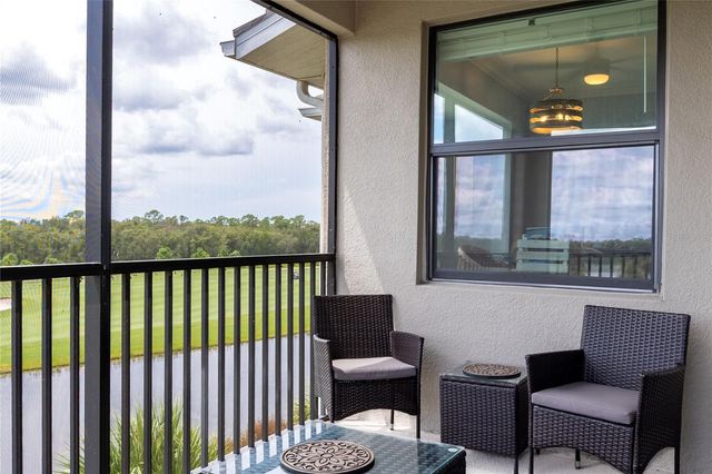 17902 GAWTHROP DRIVE 401, Bradenton, FL 34211