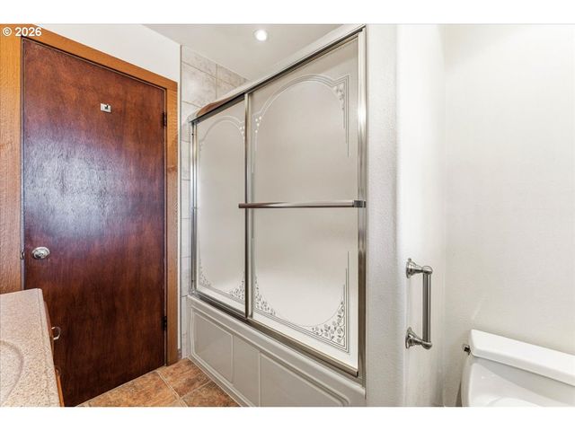 12339 Ne MULTNOMAH St, Portland, OR 97230