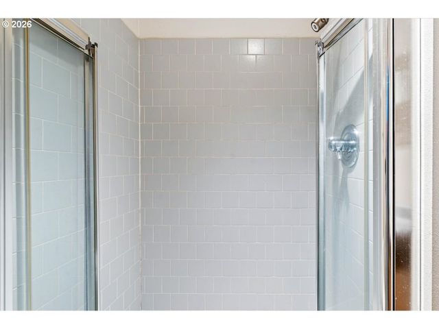 12339 Ne MULTNOMAH St, Portland, OR 97230